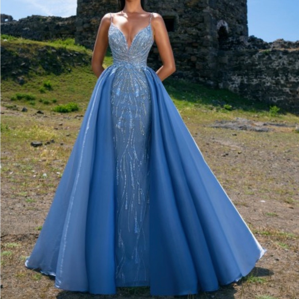 Catwalk Couture Evening Gown Dress Size 12 Light Blue Sequin Prom Engagement